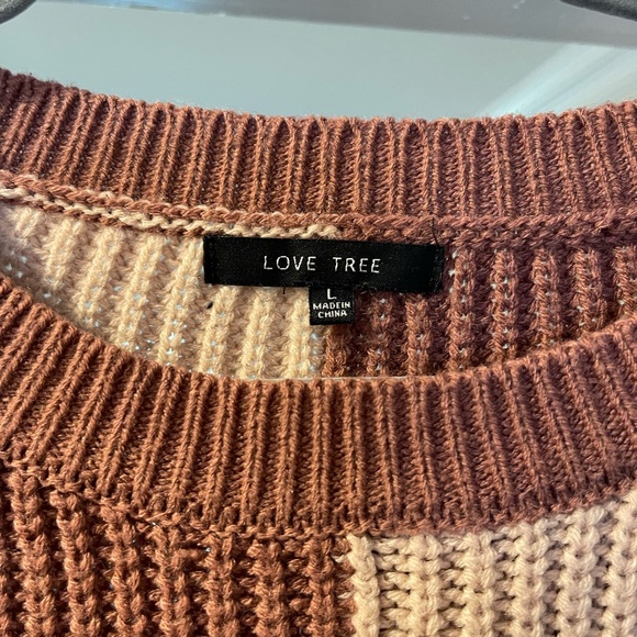 Checkered Sweater - Picture 3 of 5